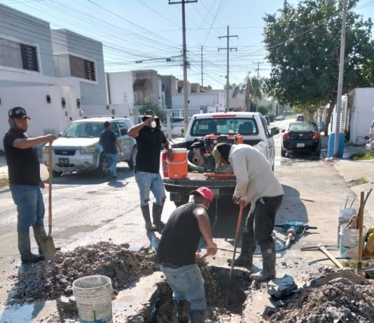 Atiende COMAPA fugas de agua potable en diferentes sectores de la ciudad