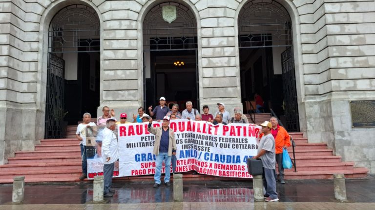 Protestan petroleros para exigir basificación, justicia y fin a despidos en PEMEX