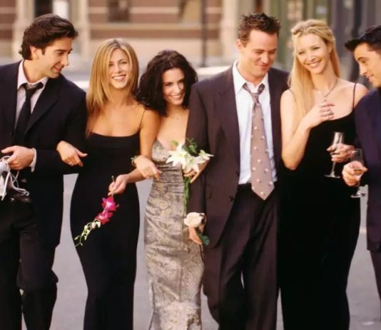 Elenco de ‘Friends’ rinde un homenaje a Matthew Perry a dos años de su muerte