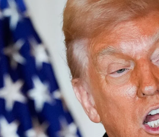 Trump arremete contra demócratas por ataque con cuchillo en Charlotte