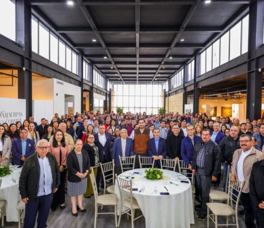 Reunión de unidad encabezaron Carlos Peña Ortiz y los dirigentes sindicales Reynaldo Garza Elizondo y Edmundo García Román