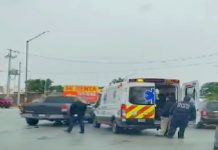 Accidente deja una persona lesionada, daños materiales y caos vial