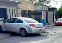 Aparatoso accidente deja cuantiosos daños en Jarachina Sur