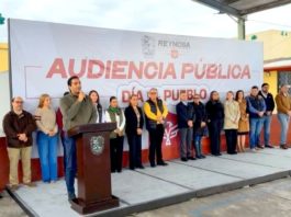 Ciudadanos se benefician con programas en audiencia pública en Villas de Imaq