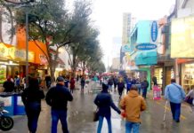 Comerciantes registran pocas ventas por bajas temperaturas