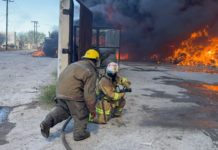 Oportuna intervención de cuerpos de emergencia controla incendio en fábrica de cartón de Matamoros