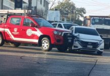 Falso reporte de incendio provoca choque de unidad de bomberos en Ciudad Madero