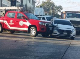 Falso reporte de incendio provoca choque de unidad de bomberos en Ciudad Madero