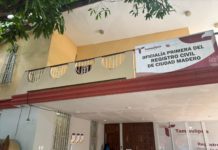 Joven de 25 años obtiene su acta de nacimiento