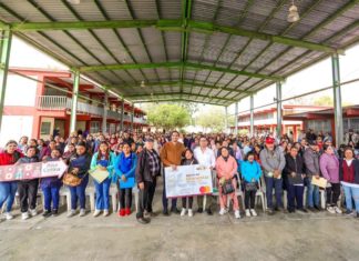 Llevó Alcalde de Reynosa Becas Rita Cetina a la Secundaria 45