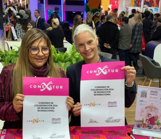 Firma de convenio con CONEXSTUR