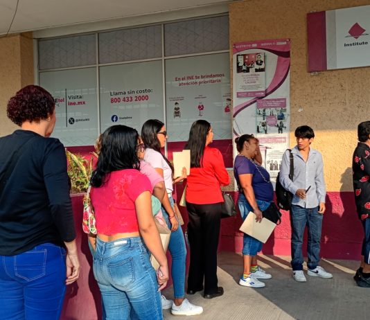 El INE Distrito 08 atiende hasta 300 ciudadanos al día que acuden a renovar su credencial para votar