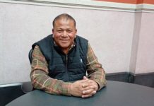 Por el frio toman precauciones con los trabajadores de la construcción