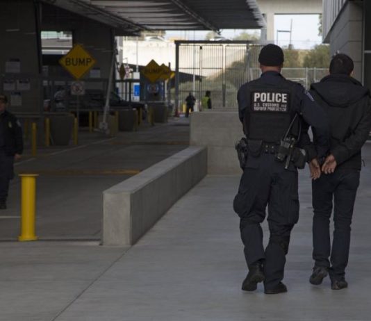 Detienen en Brownsville a hombre buscado por diversos delitos contra menor de edad