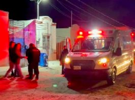 Unidad médica auxilia a persona en su vivienda