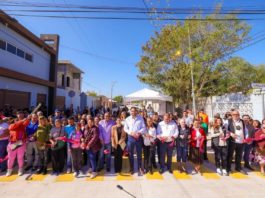 Inauguraron Alcalde y colonos pavimentación hidráulica de la calle Chiapas en la Esfuerzo