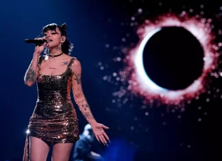 ¿Para Nodal? El polémico comentario de Cazzu en su último concierto