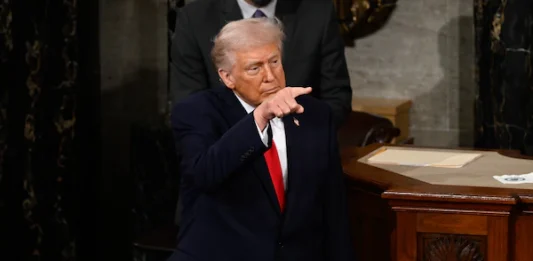 Trump asegura que los cárteles controlan parte de México y se adjudica derrocamiento del ‘Mencho’