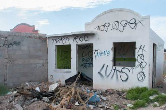 En el abandono cerca de 20 mil casas en colonias del poniente