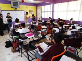 Continúa apoyo a estudiantes con camiones escolares