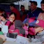Alcalde Carlos Peña Ortiz beneficia a ciudadanos con el Programa DIF en Tu Colonia (4)