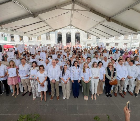 Monica Villarreal entrega Distintivos “Hecho en Tampico” a 70 empresarios locales