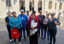 Madre de familia exige a la aseguradora Potosí que se responsabilice de la atención a su hijo accidentado