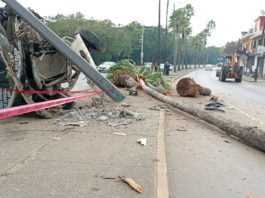Vuelca autobús en boulevard Adolfo López Mateos de Tampico