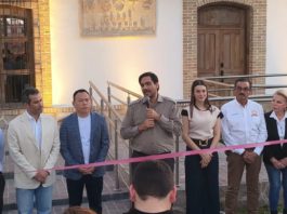 Inaugura alcalde Carlos Peña Ortiz, Café Moots Ferrocarril