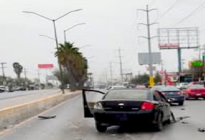 Otra vez chocan en la “Rotonda de la Muerte” y dejan daños materiales