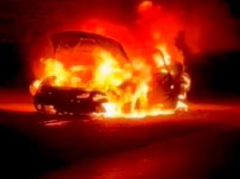 Se quema unidad en carretera a Monterrey dejando cuantisos daños