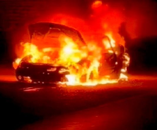 Se quema unidad en carretera a Monterrey dejando cuantisos daños