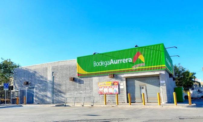 Tiendas comerciales y departamentales cierran por miedo y terror (1)