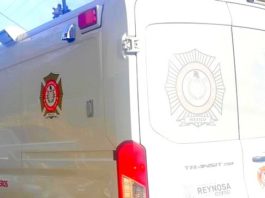 Unidad médica auxilia a victima tras ser atropellada por una unidad