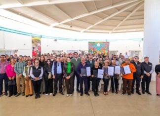 Promueven Carlos y Alejandra futuro de tranquilidad con Entrega de Testamentos 2026