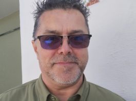 Abuelitos son defraudados por vecinos comadres y familiares