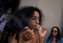 El Departamento de Salud de Texas prohíbe la venta de cannabis para fumar a partir del 31 de marzo