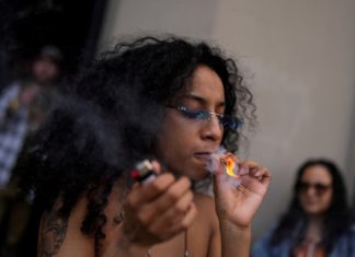 El Departamento de Salud de Texas prohíbe la venta de cannabis para fumar a partir del 31 de marzo