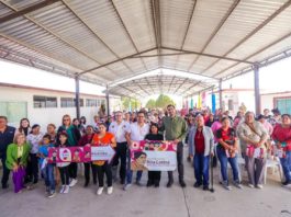 Entregó Carlos Peña Ortiz Becas Rita Cetina para estudiantes de primaria