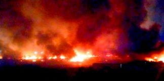 Bomberos acuden a sofocar incendio de pastizal