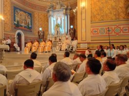 Hacen falta sacerdotes, urge seguir orando por las vocaciones: Monseñor Oscar Efraín Tamez