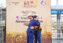 Abrazo entre alcalde de Reynosa y mayor de Hidalgo, Texas, termina sin festejo; guardan luto por muerte del secretario de Economía, Mauricio Treviño
