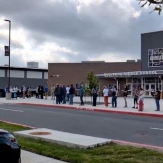 ¡Alerta en Texas! Alumno balea a profesora en secundaria y genera movilización