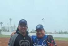 ¡FELIZ Y SATISFECHO POR SER CAMPEON PITCHER DON CARLOS MONTEJO!