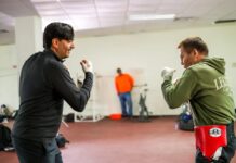 Carlos Peña Ortiz se puso lo guantes con el campeón mundial Julio César Chávez