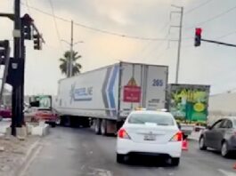 Chocan unidades en carretera a Monterrey dejando cuantiosos daños materiales