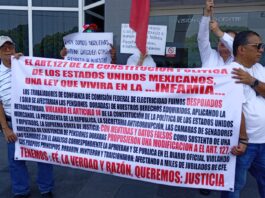 De nueva cuenta protestan jubilados de CFE por recorte a su pensión y a los de PEMEX