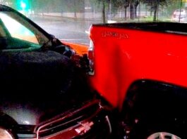 Lluvia deja accidentes viales con daños materiales