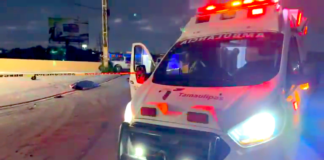 Muere motociclista tras ser impactado por unidad del transporte privado