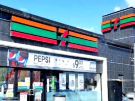 Ratero logra darse a la fuga con el dinero tras amagar a empleados de tienda